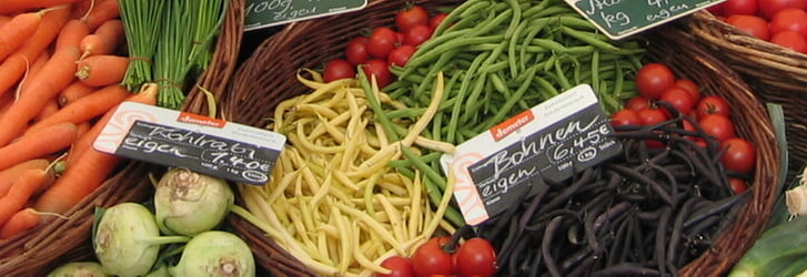 Obst und Gemüse, saisonal frisch geerntet